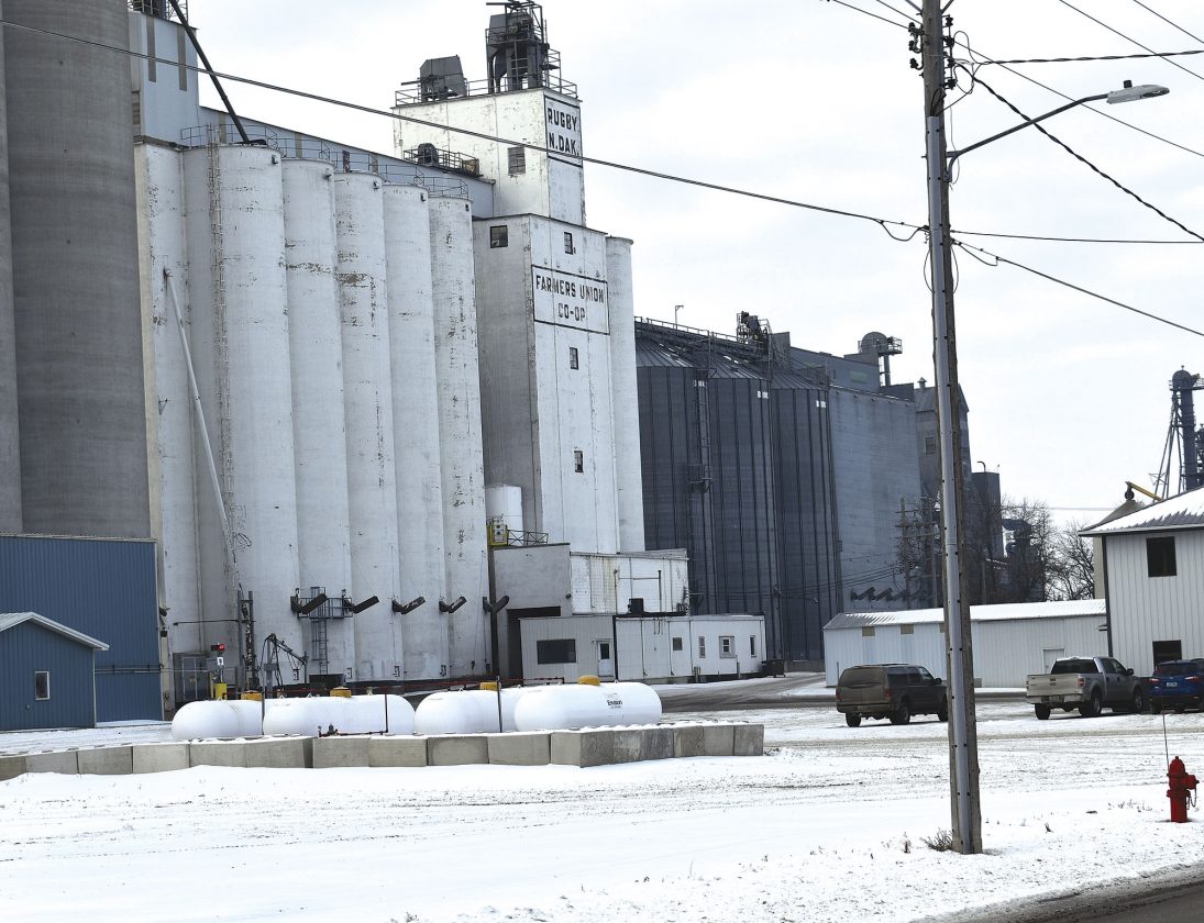 Council discusses elevator propane tank, rec and street projects News